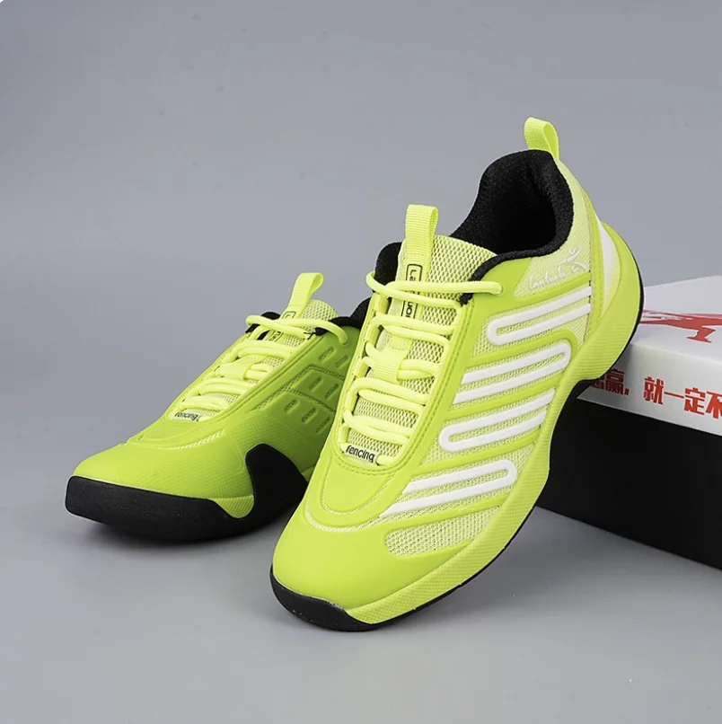 WSFENCING NEW fencing shoes,Chiild size with easy -tie laces .