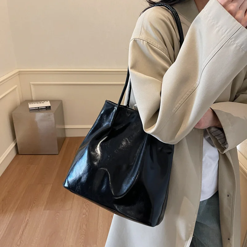 Women PU Fashion Shoulder Bag Large Capacity Simple Bucket Underarm Bag Solid Color Tote Bag For Daily Work Bag