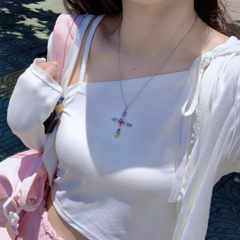 Retro Women Luxury Crystal Cross Pendant Necklace Spicy Girls Pink Purple Zircon Heart Cross Pendant Gothic Necklaces Jewelry