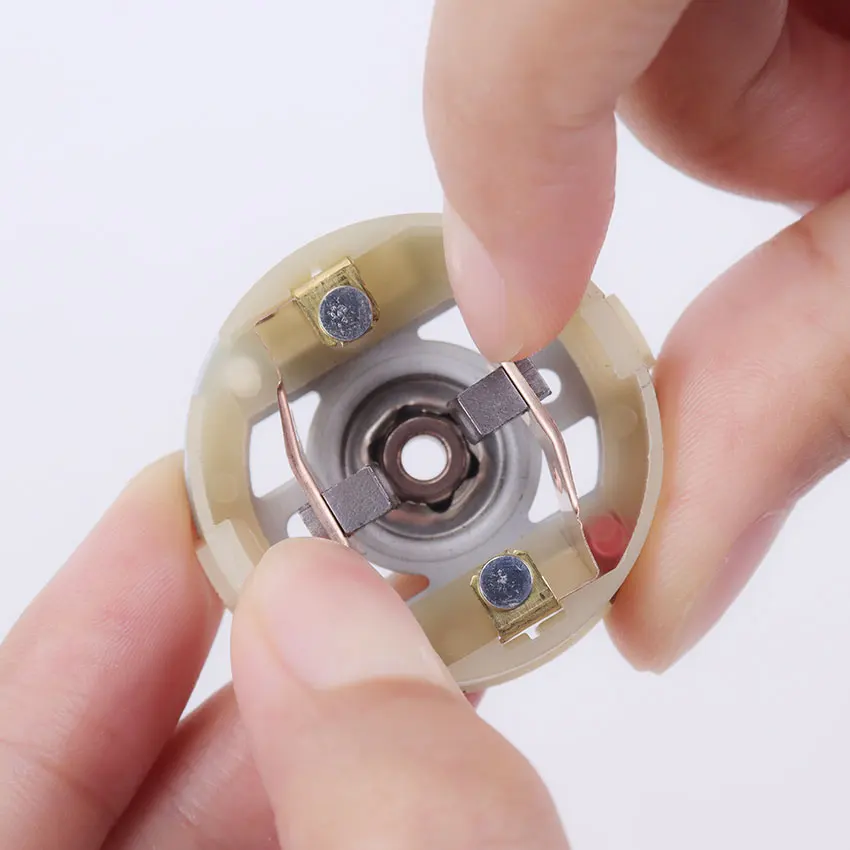 Рисунок 6 - Держатель для угольной щетки RS550