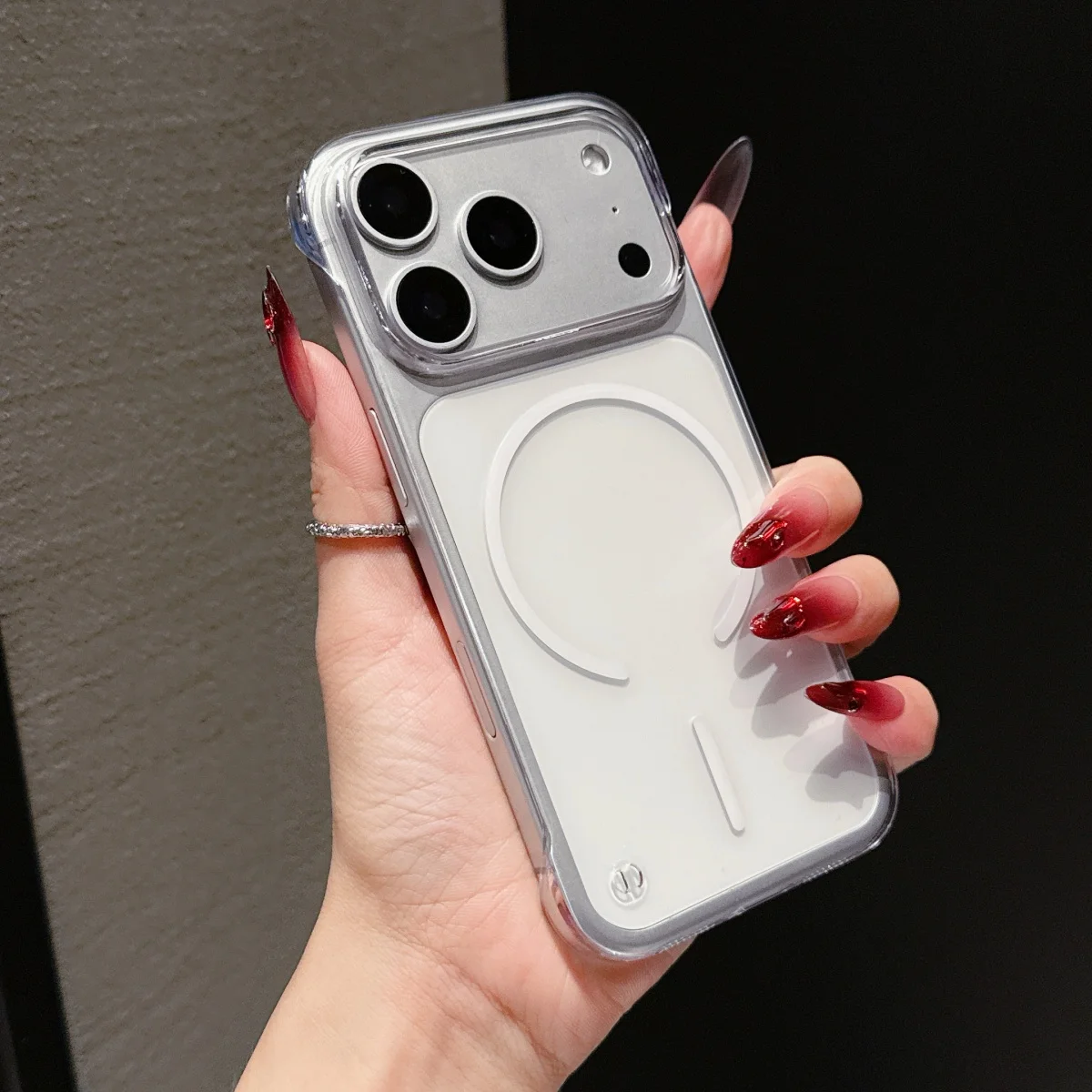 Slim Frameless Clear PC MagSafe-Compatible Case with Heat Dissipation and Magnetic Charging Capability