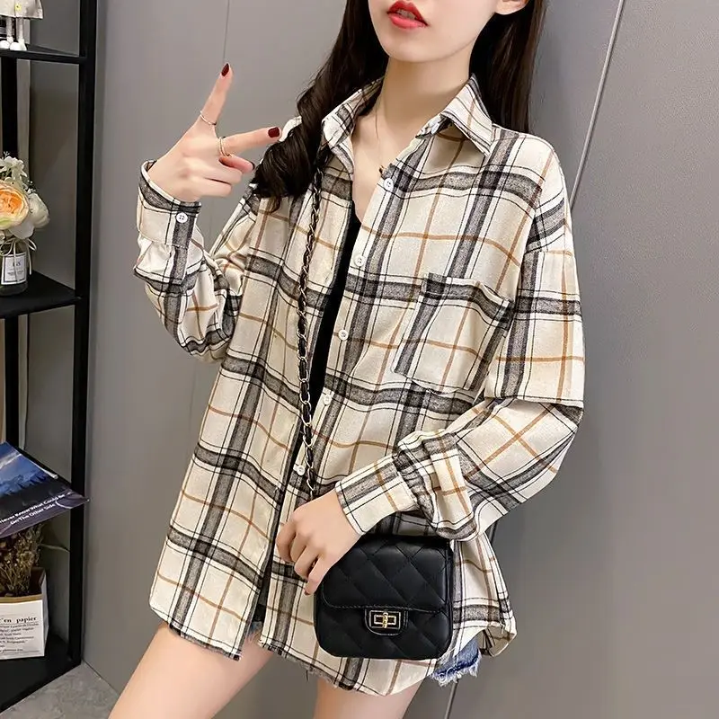 Fashion Spliced Button Irregular Plaid Shirts Female Clothing 2023 Autumn New Loose All-match Tops Asymmetrical Blouses