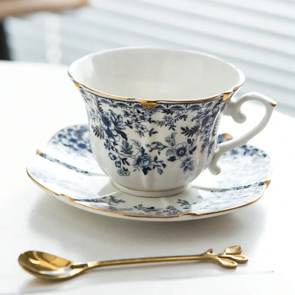 Coffee Cup Saucer Set 200ml Royal Style Ceramic Coffee Cup and Saucer Set Vintage Style Teacup for Home Use Restaurant Afternoon Tea Drinkware Gifts