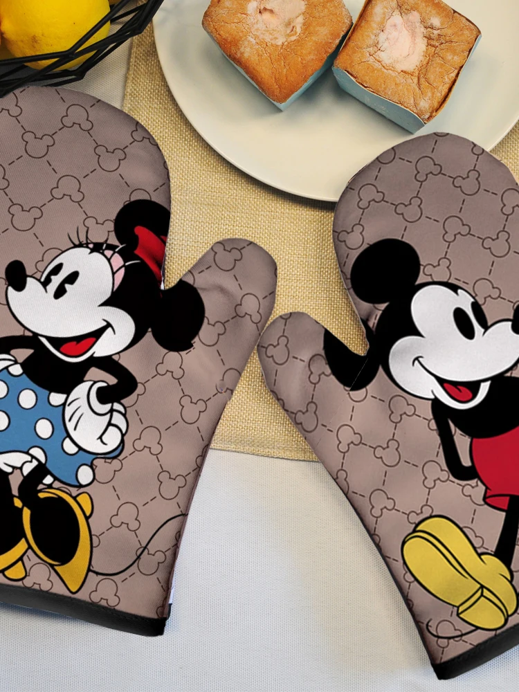 Silicone Oven Mitts Kitchen Gloves Silicone Oven Gloves Mickey Mouse Oven Mitts and Potholders Disney Microwave Oven Gloves Non-Slip Cooking Heat Resistant Baking Gloves for Kitchen