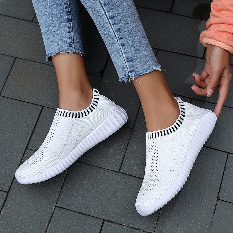 Women's Ultra Light Oversized Running Shoes, Fashionable Fly Woven Breathable Sports Sneakers