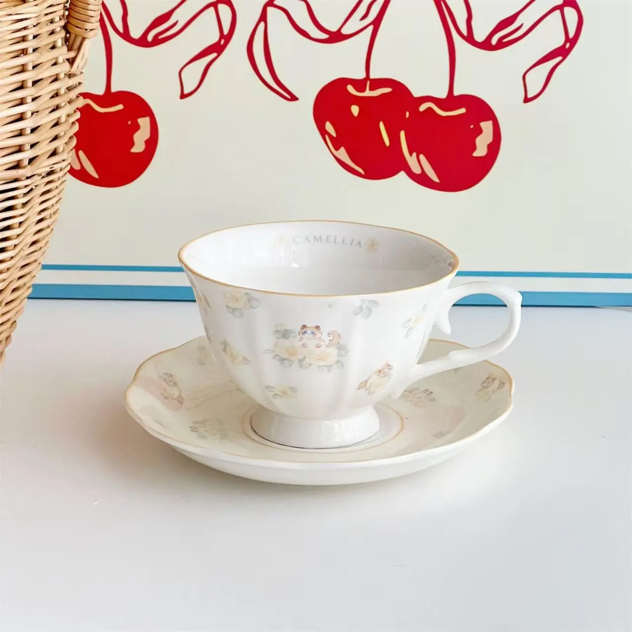 كوب قهوة بتصميم أوروبي انيق