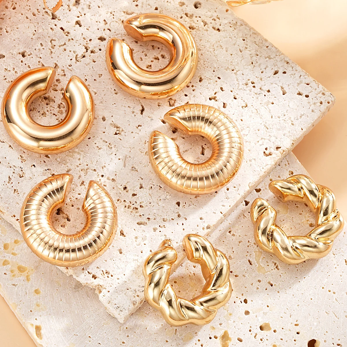 4Pcs Exaggerated Circle C-Shaped Large Ear Clip for Women Simple Chunky Gold Plated Thick Earrings Set Fashion Jewelry Gifts New