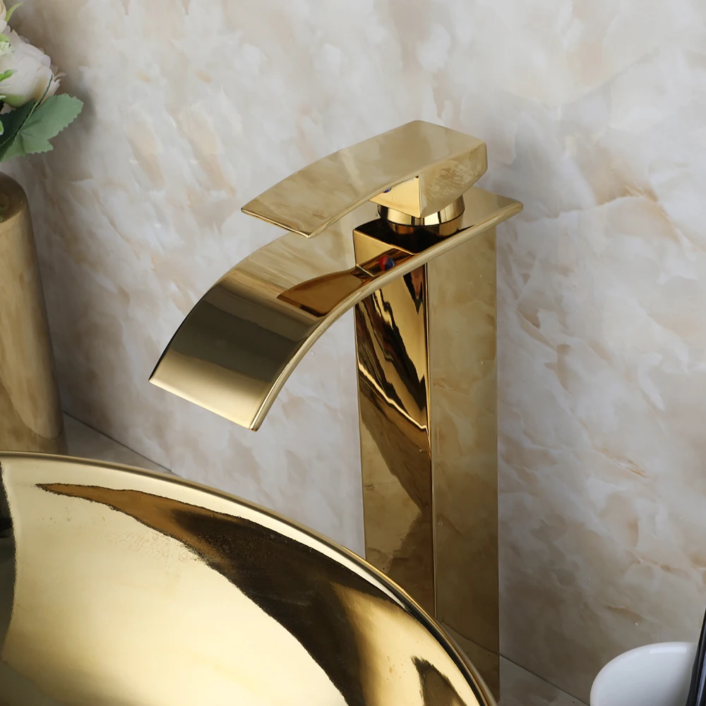 1 complete set luxe handgemaakte keramische wastafel in goud met gouden kraan en afvoer 1 complete set luxe handgemaakte keramische wastafel in goud met gouden kraan en afvoer