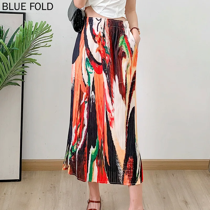 

Юбка женская плиссированная с завышенной талией, разрезом и принтом