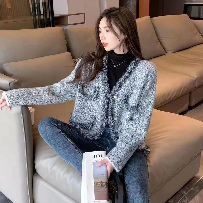 

Hsa 2023 Новый Французский женский свитер кардиган осень зима v-образный вырез длинный рукав Милая кисточка жемчужная пуговица короткий утолщенный Топ Y2K пальто