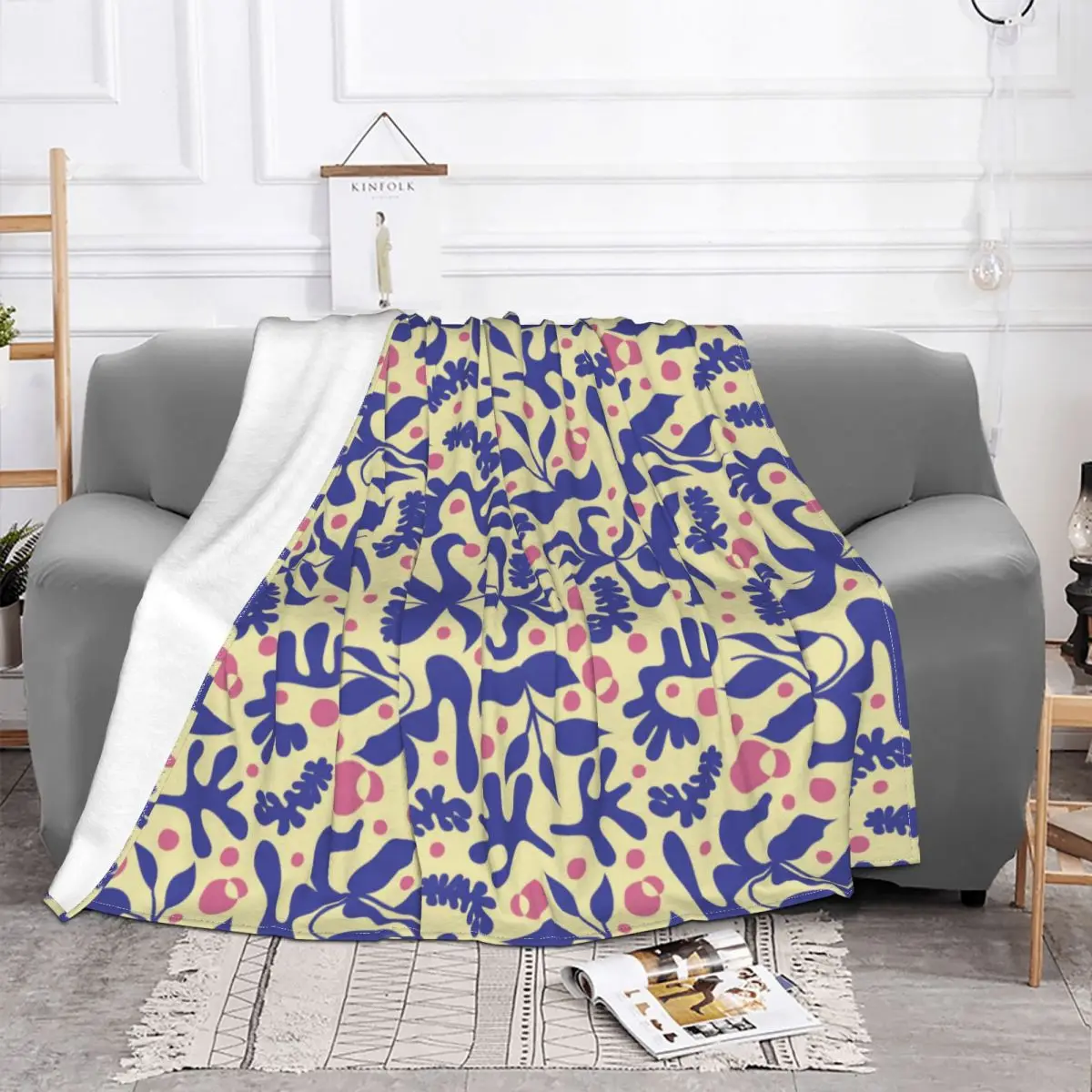 ��Ƽ�� ��Ʈ ��ä�ο� �ö��� �μ� �ٱ�� ���� ������ ���, ħ�� �繫�� �� ����