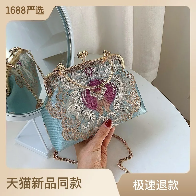 

Chinese style embroidery cheongsam Female Chinese Hanfu elegant retro handbag Ancient style small bag hand bag