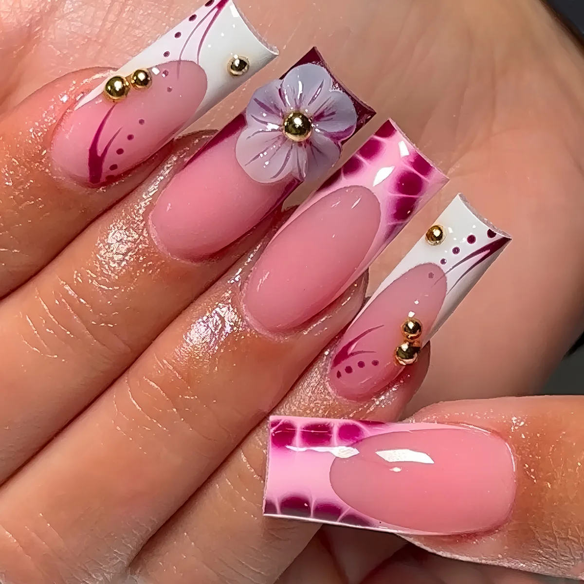 24개 스파이스 걸스 네일 팁, 달콤하고 시원한 3D 핑크 꽃과 다이아몬드 장식, 사각형 프레스온 네일, 풀커버 웨어러블 팁