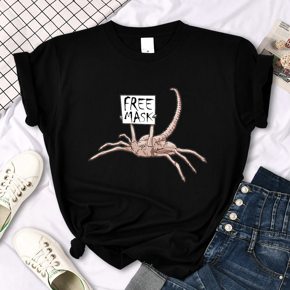 Alien Facehugger Horror Women's Tee Shirts Classic Womenswear Summer t-Shirts Anime Basic Clothes Oversize Women's Tees Shirts