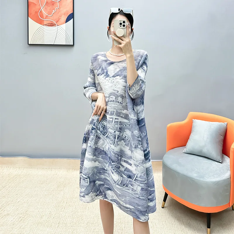 

Miyake dress women's spring new temperament niche casual loose round neck pleated seven-minute sleeve printed mid-length dresses