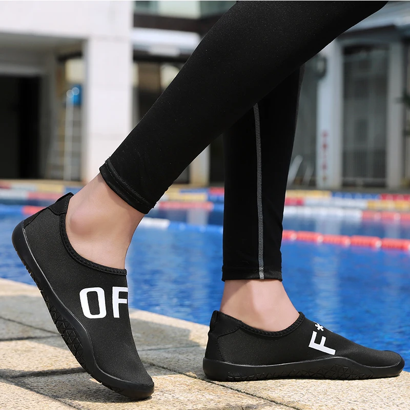 High Quality Unisex Indoor Fitness Shoes Large Size Women Outdoor Wading Shoes Couple Vacation Beach Swim Shoes Men Aqua Shoes