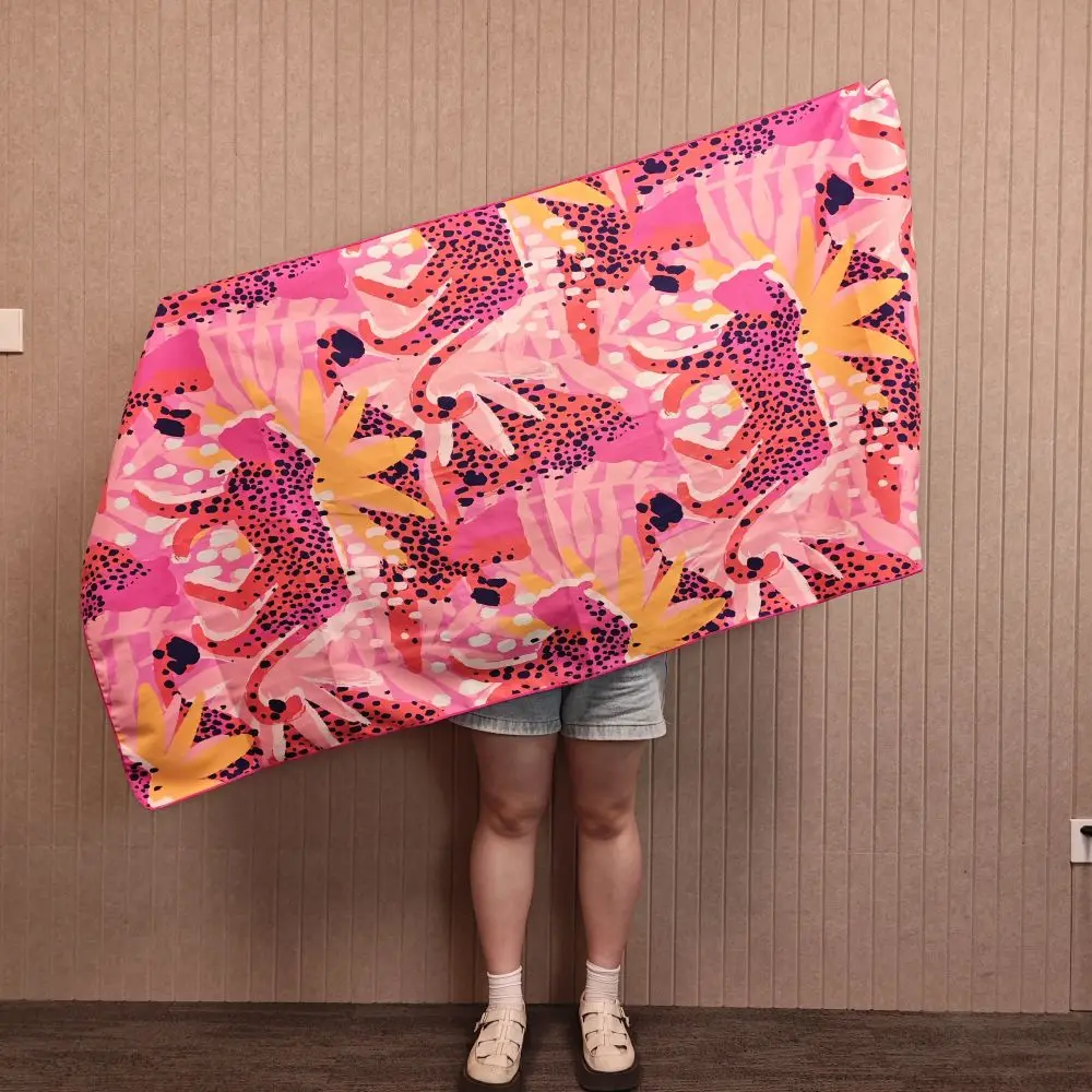 Cheetah Print Quick Drying Microfiber Beach Towel Sand Free_voghion.com