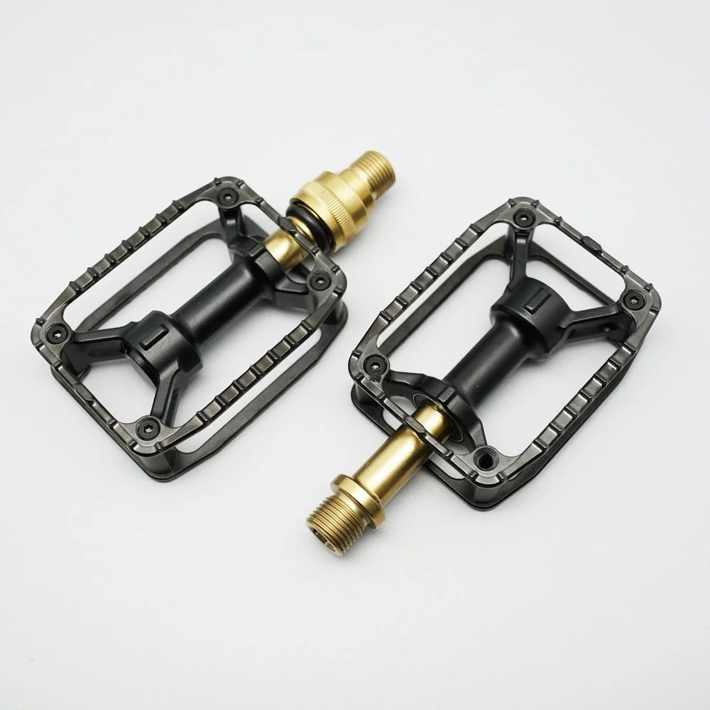 자전거는 브롬톤 페달용 THX4RIDE용 페달을 빠르게 분리합니다. 모든 티타늄 소재입니다.