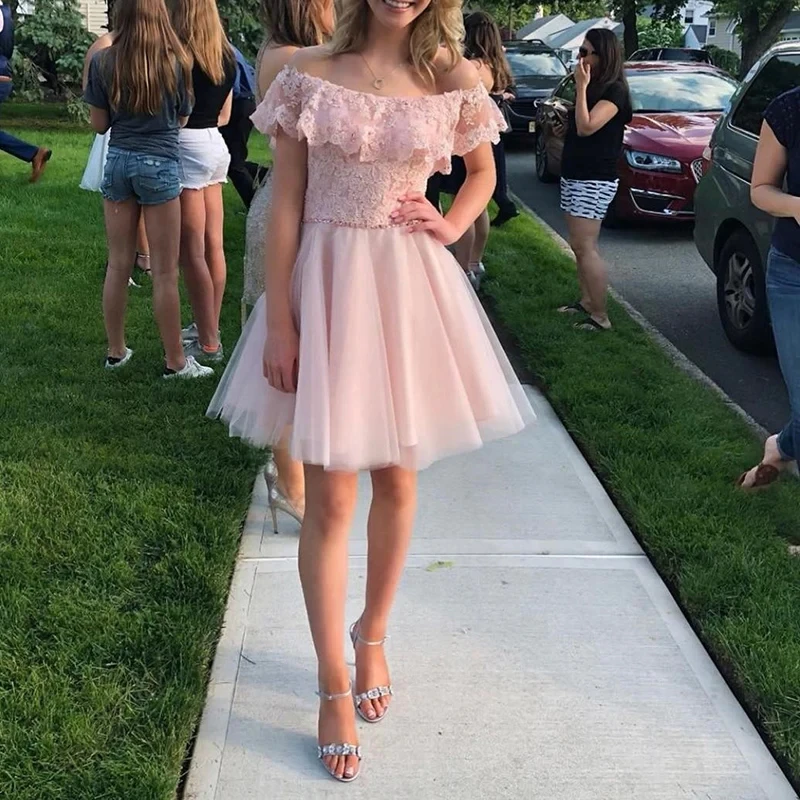 

Blush Pink Off the Shoulder Homecoming Dresses A Line Appliques Girls Junior Formal Graduation Mini Cocktail Prom Party Gowns