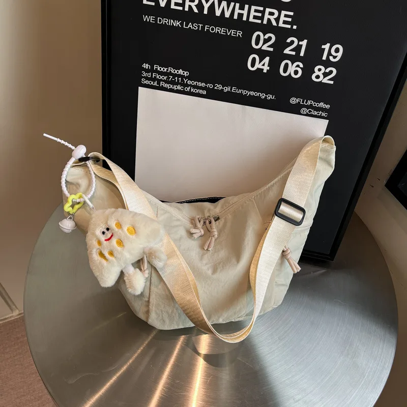 Nylon Crescent Crossbody Bag for Women Slouchy Shoulder Bag Adjustable Strap Casual Hobo Bag Men Fashion Dumpling Bag