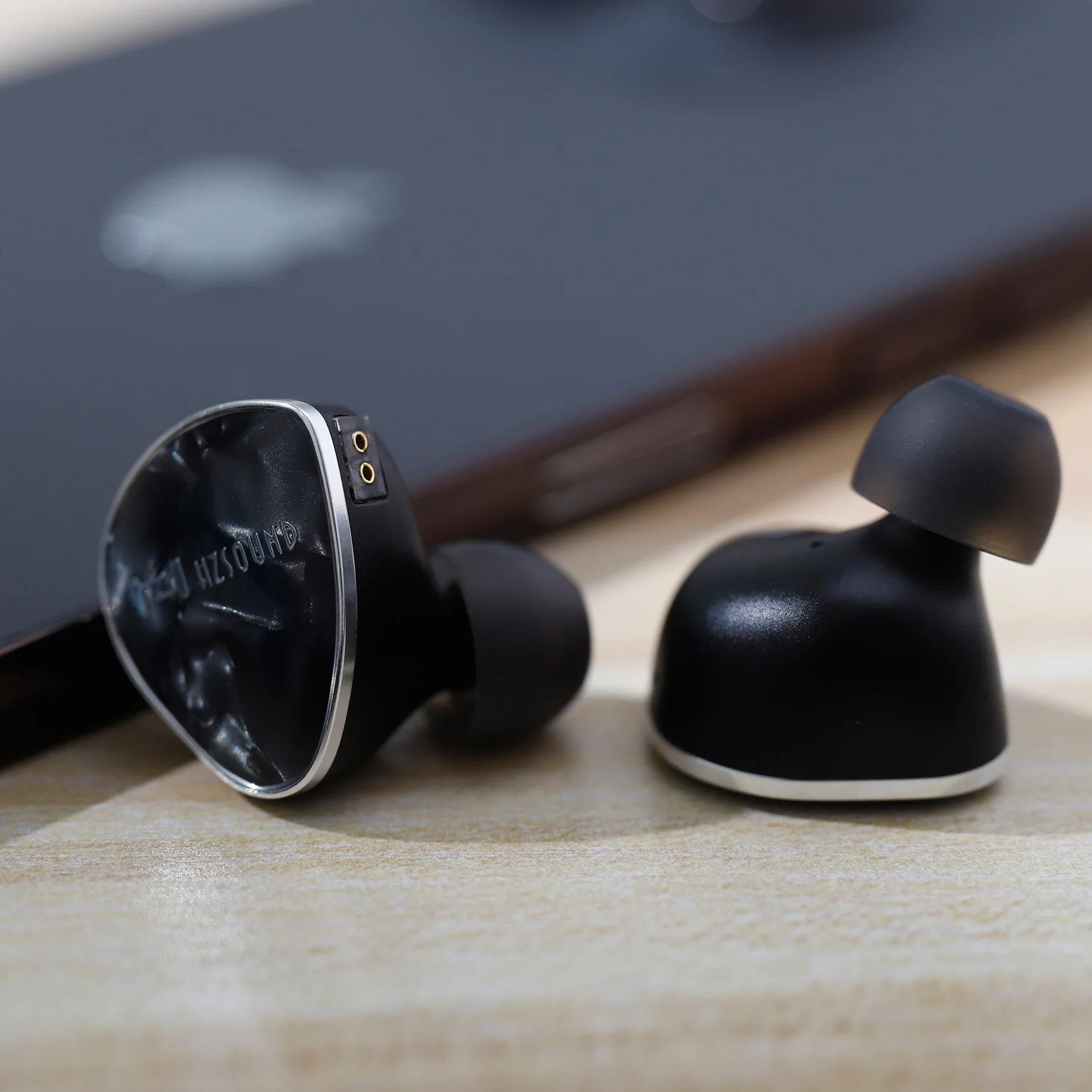 HZSOUND LUNA CNC Metal Shell Wired Headphones In Ear Monitor Noise Cancelling Earphone With 0.78 2Pin 3.5/4.4mm Replaceable Plug 2