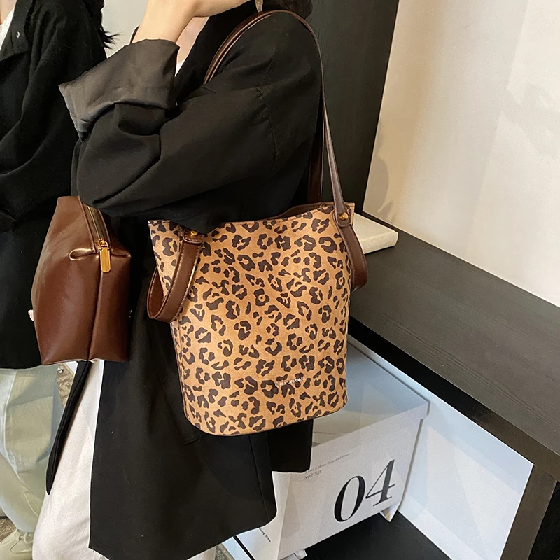 Hobo Bags for Women PU Vegan Leather Handbags Purse Suede Top Handle Bucket Shoulder Bag Luxury Designer Tote Handbag Clutch Bag