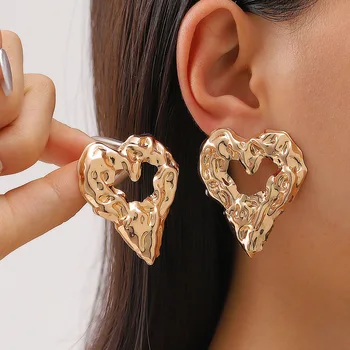 European And American Pleated Heart Earrings For Women Metal Earing Jewelry 2025 Trending Exaggerated Gold Color Magma Earrings