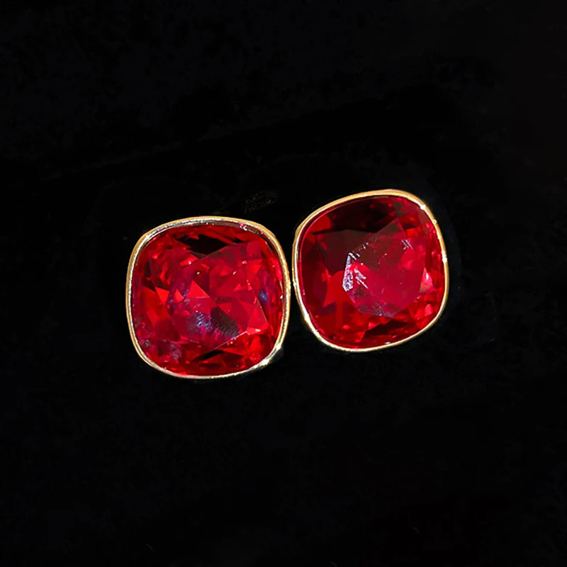 【VASEUL】Crystal Square Earrings ピアス Buyless Fashion Surgical Steel Squared Crystal CZ Earrings