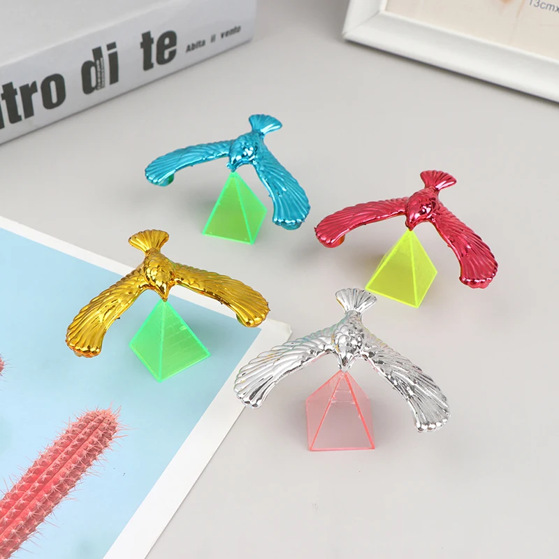 2pcs Novelty Amazing Balance Eagle Bird Toy Magic Maintain Balance Home Office Fun Learning Gag Toy for Kid Gift