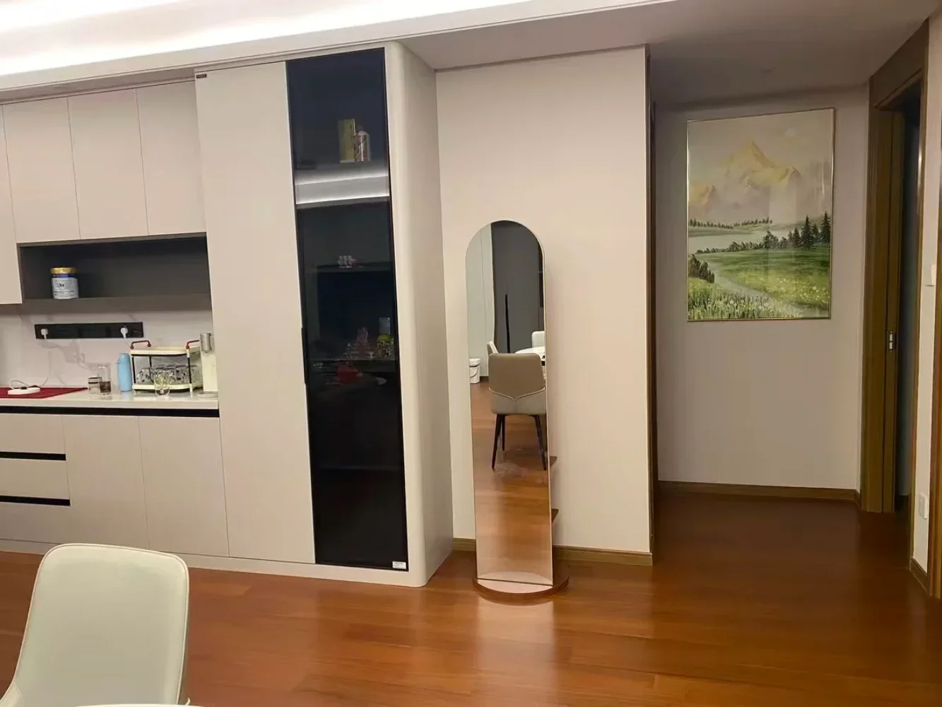 Rotating Solid Wood Shelves with Full Length Mirror 6