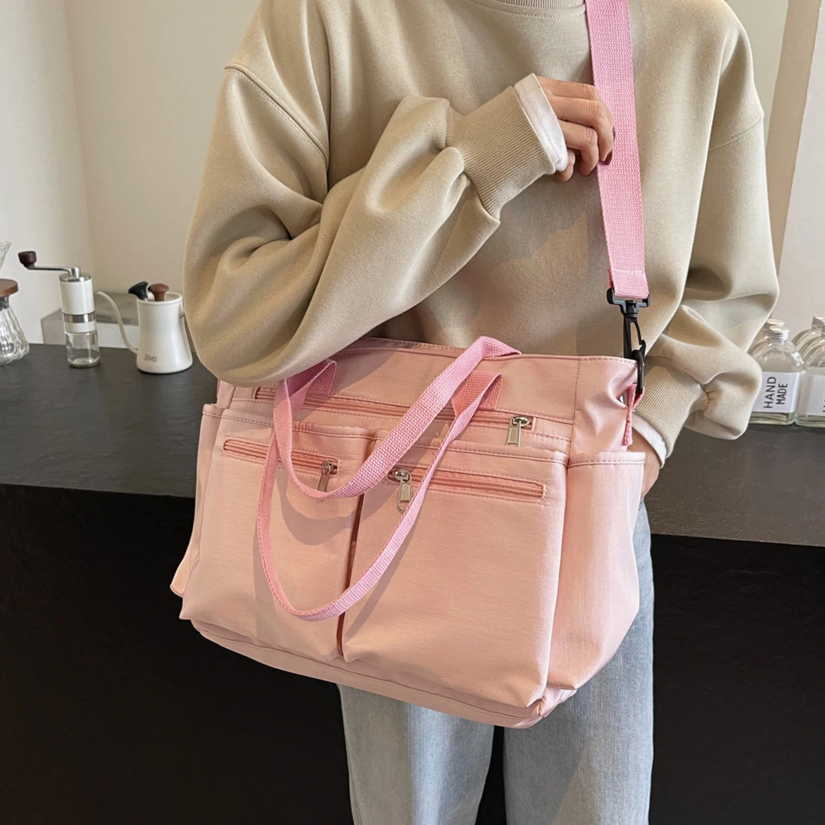 Nylon-Tragetasche Herren-Schultertasche Damen-Schulunterstützungstasche Pendler-Umhängetasche Tablet-Computer-Handtasche 2025 Neue Unterrichtstasche für die Mittelstufe – Detail 10