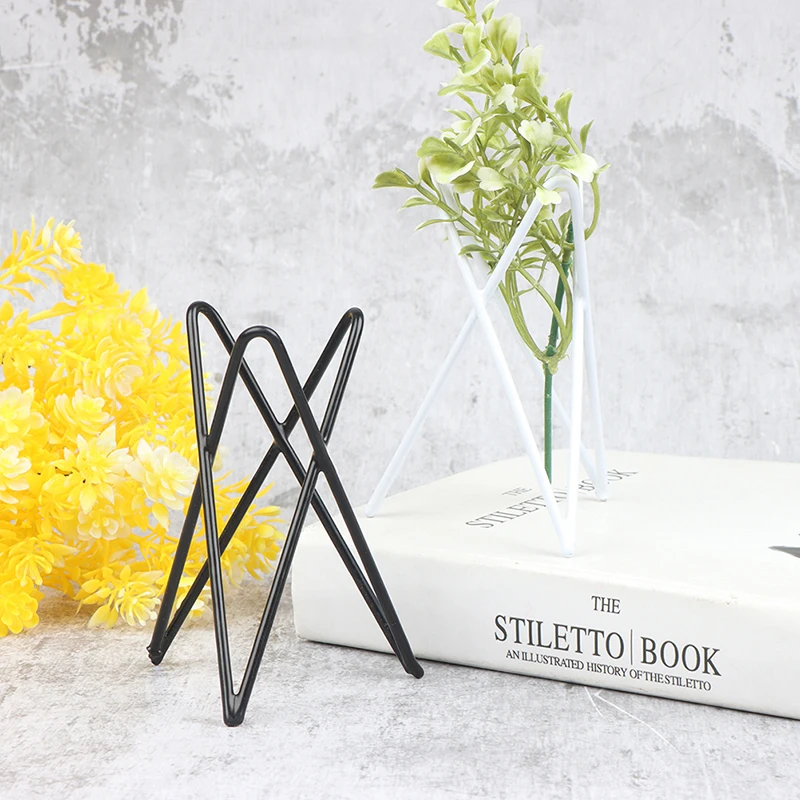 Air Plant Holder Metal Flower Pot Stand Geometric Iron Tillandsia Holder Home Garden Ornaments