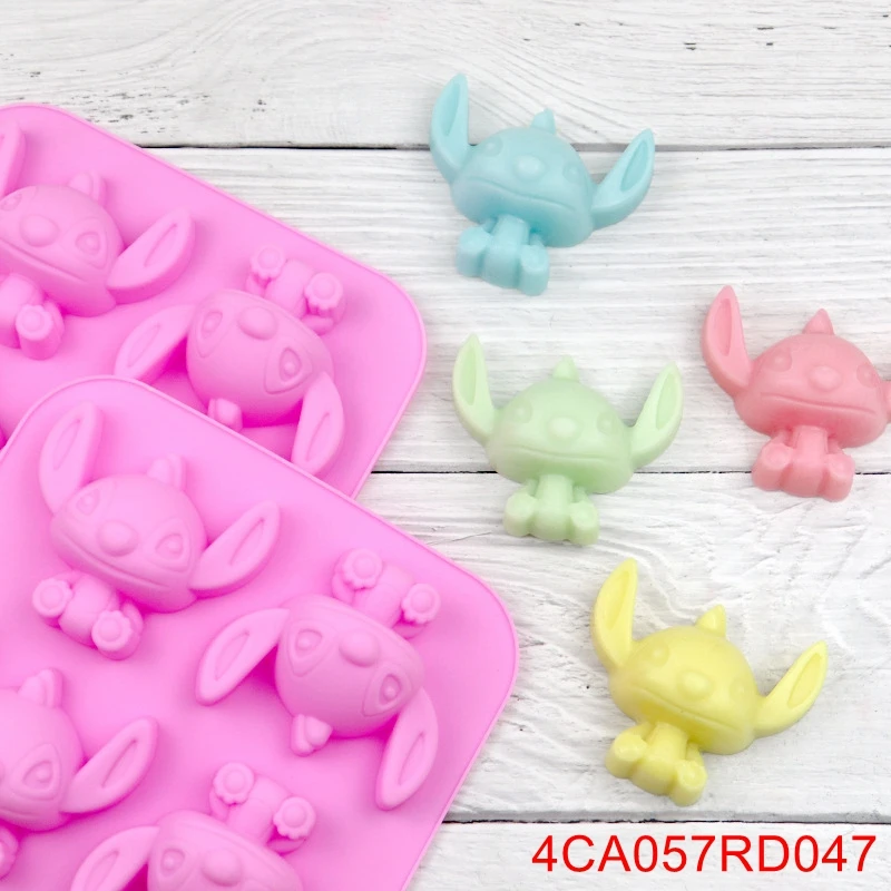 1PCS ReadStar 4CA057RD047 4 Stitch Cake Silicone Mold 4 Holes Baking Mould DIY Soap Mold