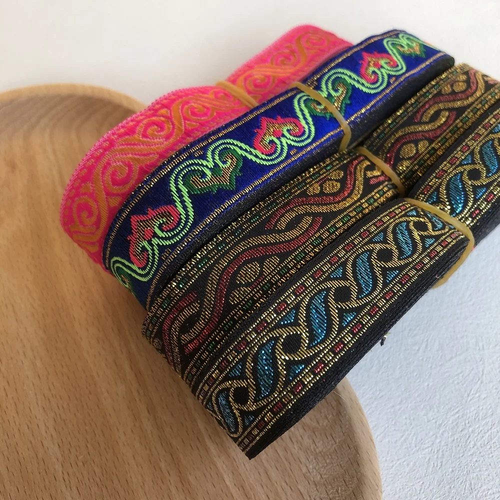 

10 ярдов/партия, ширина около 2 см