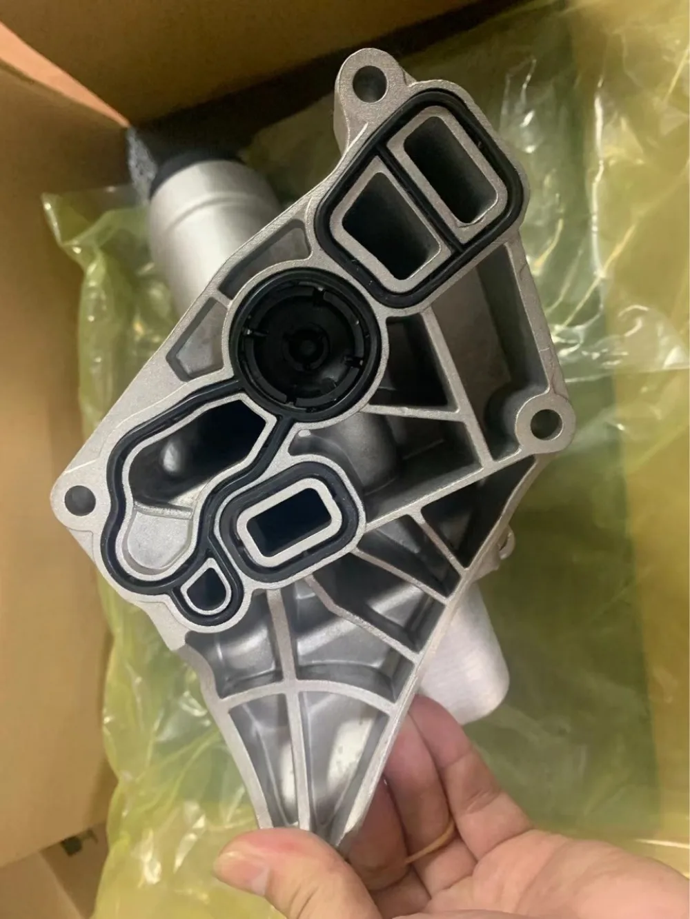 For BMW B38 1-2 Series F49 F55 F56 Oil Radiator Assembly 1pcs 11428585235