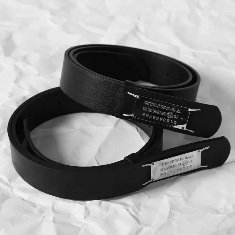 

Кожаный ремень с металлической панелью ручной работы Margiela