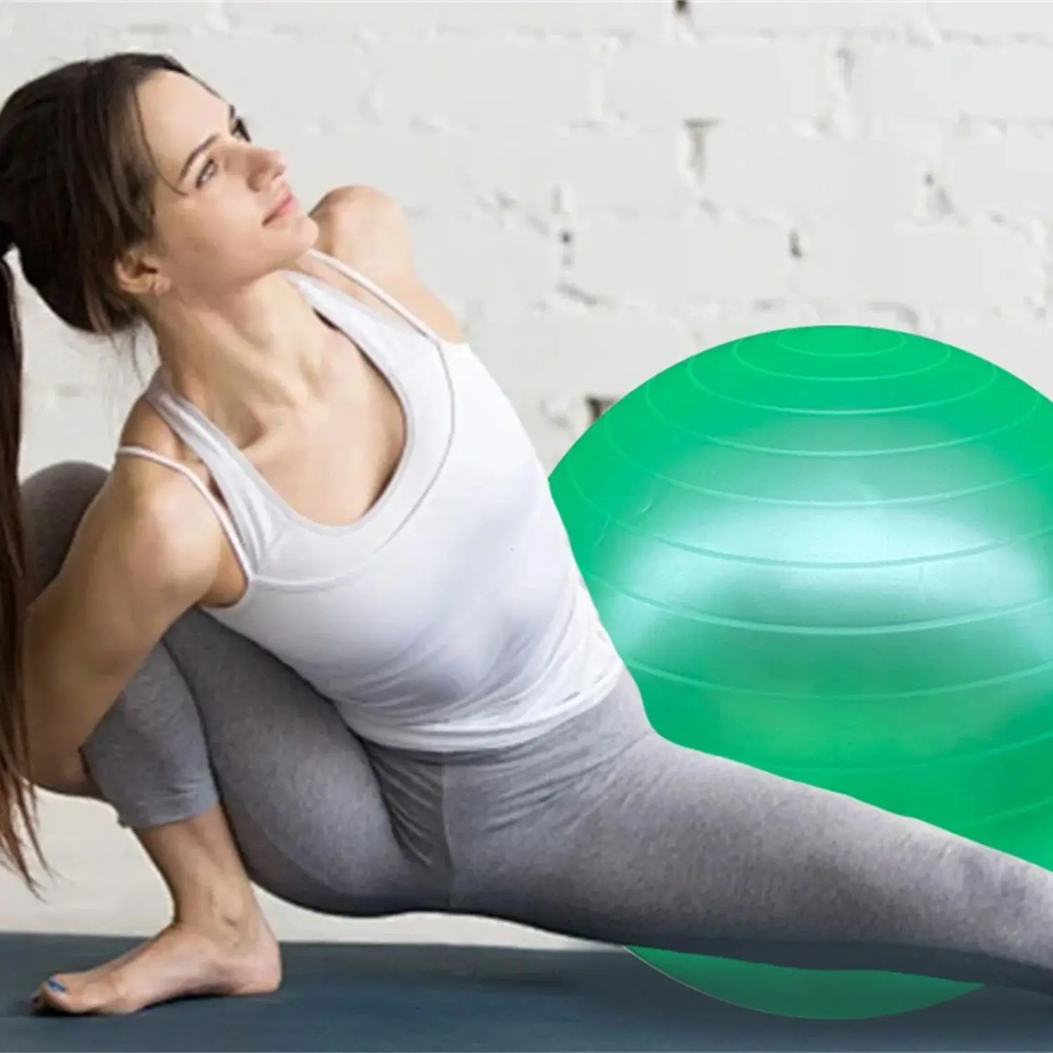 Description Picture 2 of item4728 Fitness ball Yoga PVC diameter thickened explosion-proof gymnastics bright face