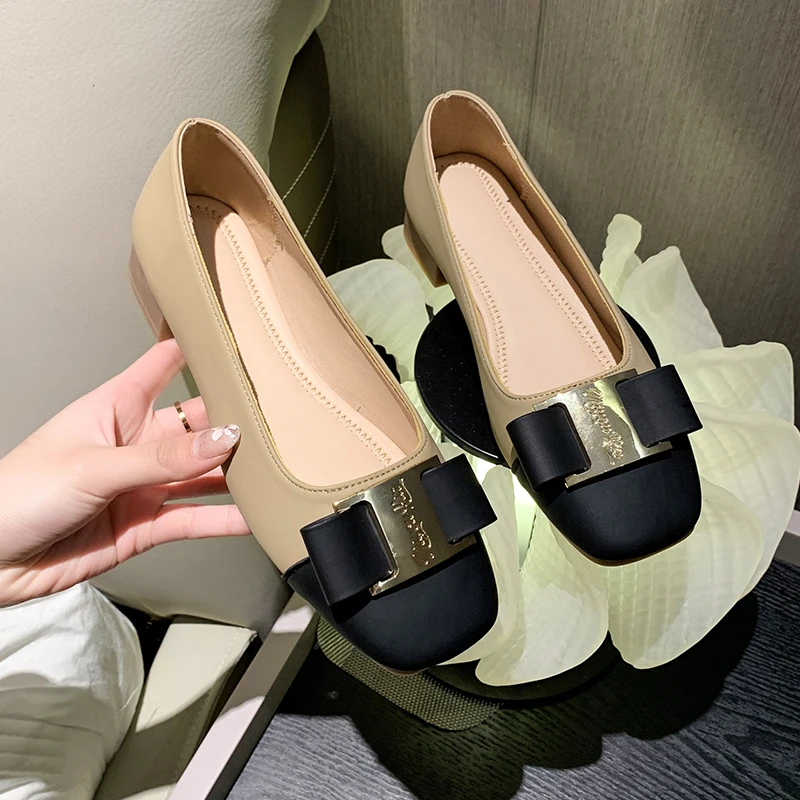 

Women Fashion Classic Thick Heel Bow Metal Decoration Temperament Shoes Female Pumps Square Toe Leather Women Single Shoes