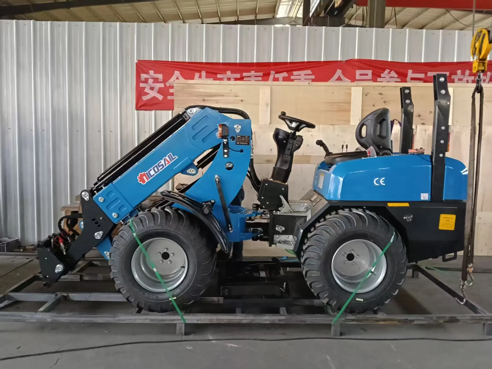 Landwirtschaftlicher kleiner Teleskoplader KZL918 4WD statisch flüssig CE-zertifiziert, geeignet für landwirtschaftliche und Bauarbeiten.