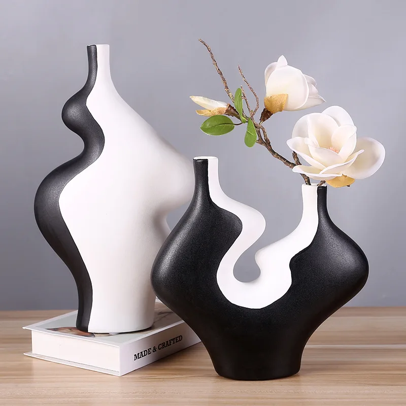

Creative Black White Irregular Ceramic Vase Art Colorblock Vase Flower Arrangement Living Room Decoration Modern Home Decor