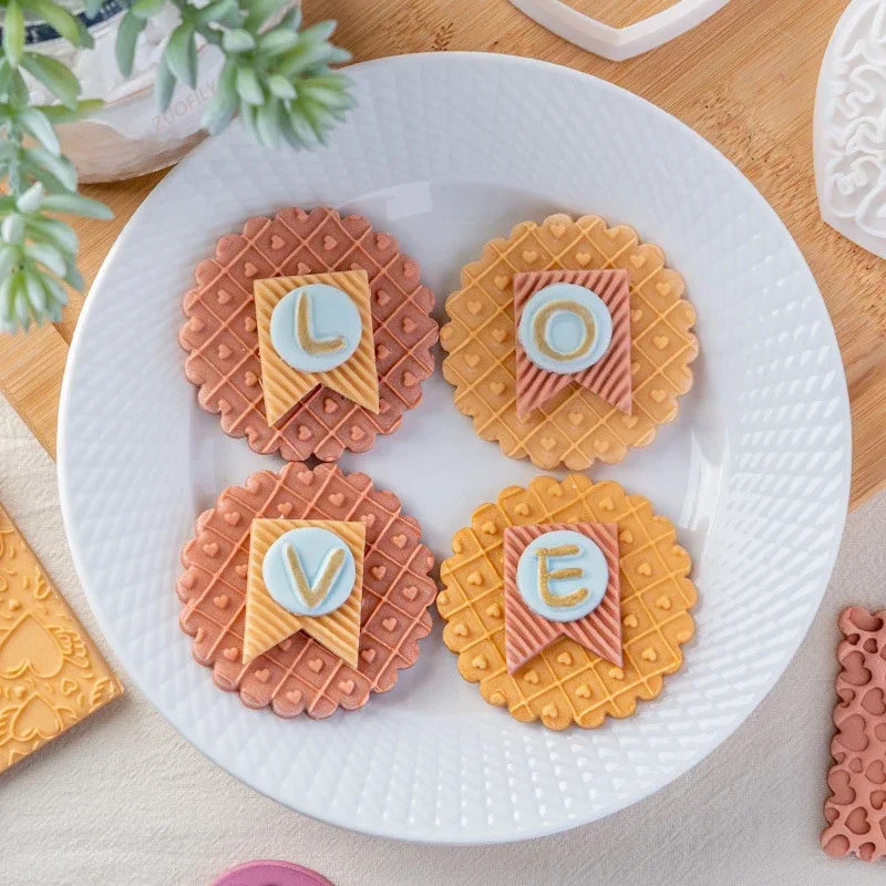 Geometric Love Pattern Valentine's Day Fondant Biscuit Mold English Letter 3D Embossing Stamp Wedding Birthday Party Baking Tool baking mold cookie printing mold