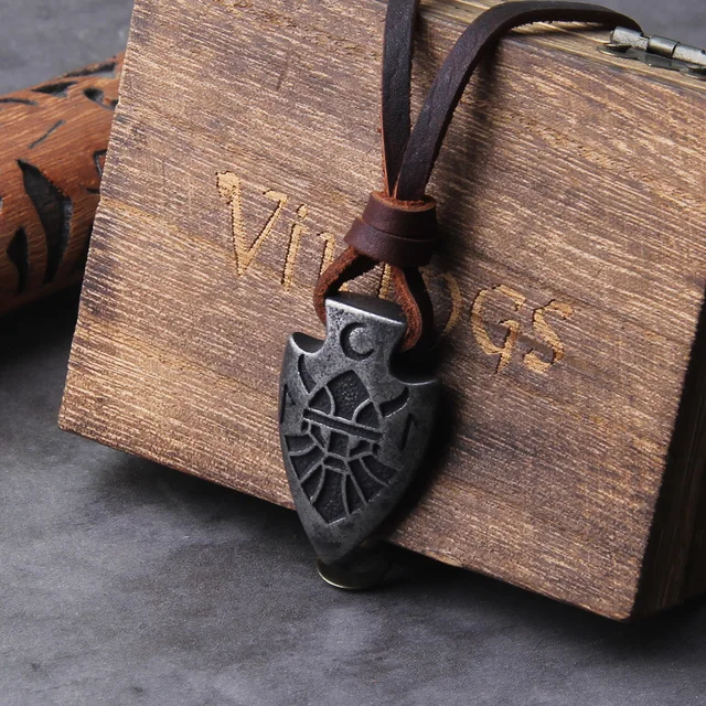 Collar De Cuero Con Colgante Guitarra Eléctrica - Acero Inoxidable, Longitud 50 Cm, En Bolsa De Terciopelo | DonDon Joyería Rock