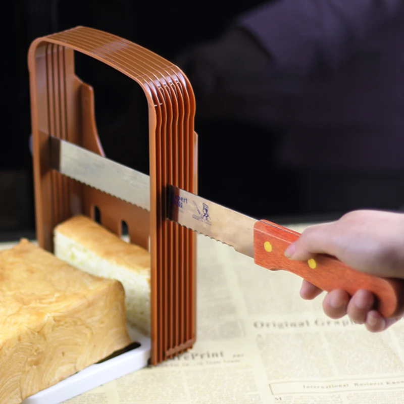 KUOGAS Couteau à pain avec bord dentelé 26 cm en acier inoxydable de haute qualité, lame de couteau extra tranchante avec manche ergonomique en bois Pakka (Coltello Da Pane 20 CM
