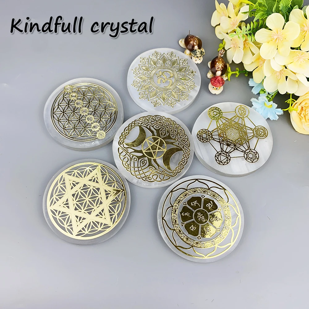 

Natural Crystal Stone White Plaster Stone Selenite Slab Hand Carving Round Slice Mineral Fengshui Collection Home Decor Gifts