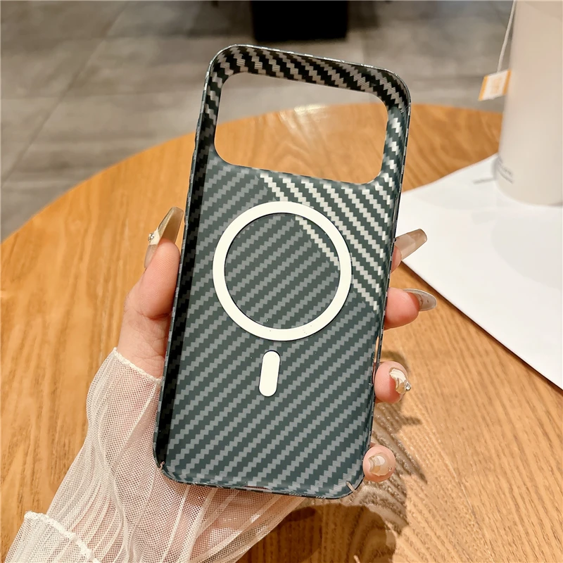 Carbon Fibre Kevlar Armor Magnetic Case with Wireless Charging Compatibility