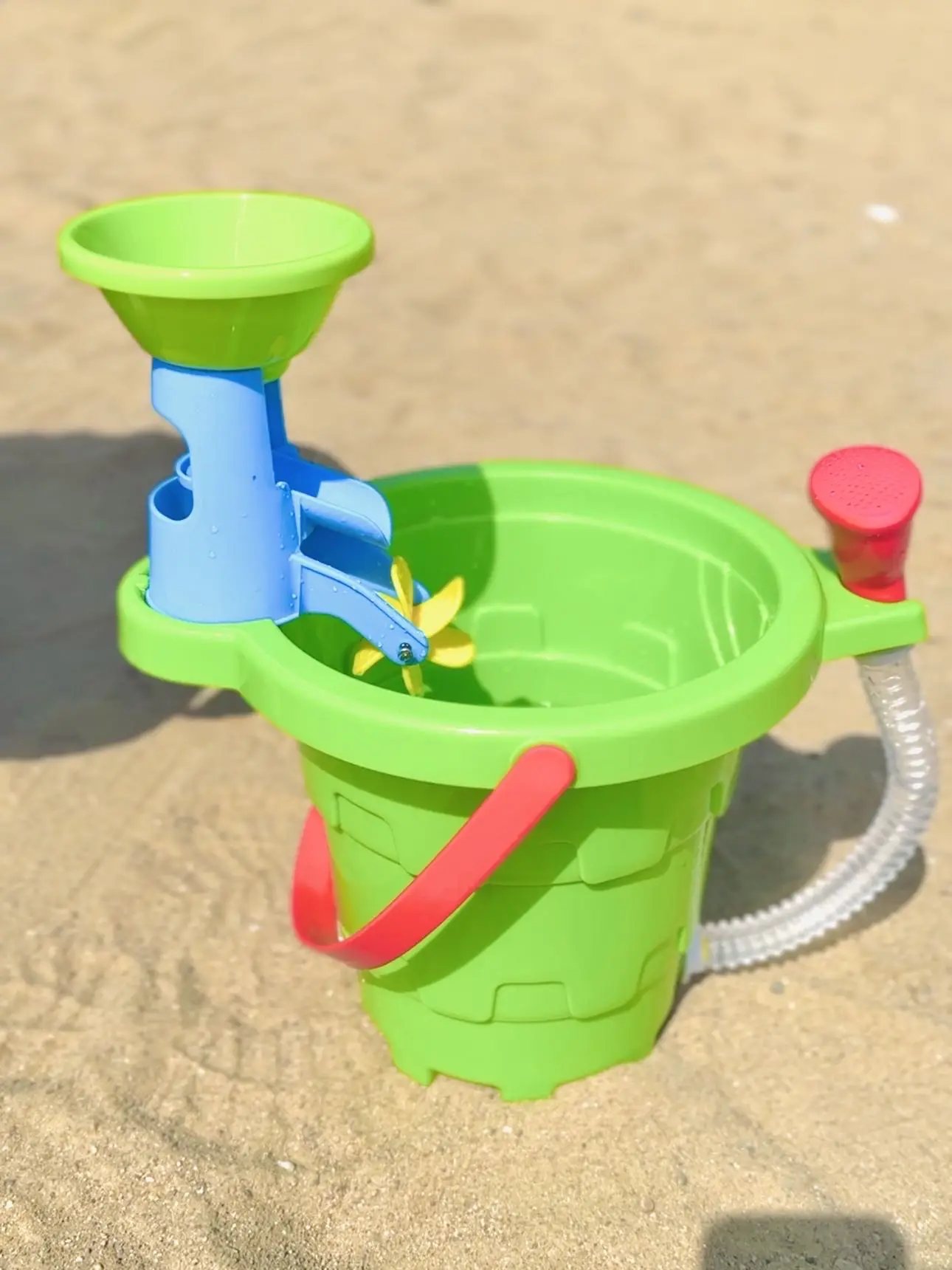

Children's beach toy set, sand playing tools, beach castle shaped buckets, kindergarten buckets