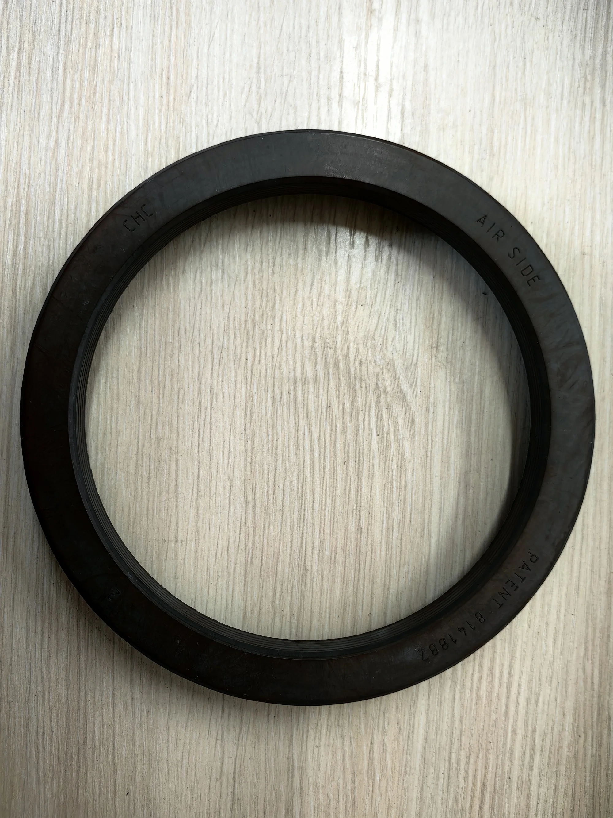 Rear Wheel Combination Oil Seal For General Purpose Buses And Trucks