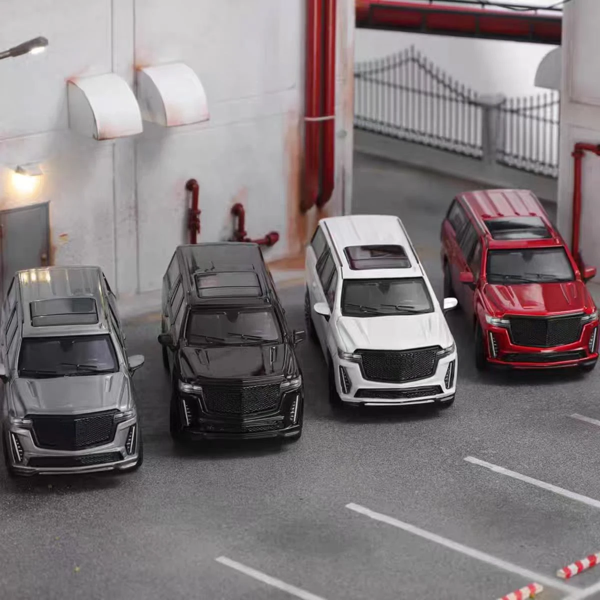 GCD Shadow Pro 1:64 Escalade ESV 2023 Diecast Diorama Car Model