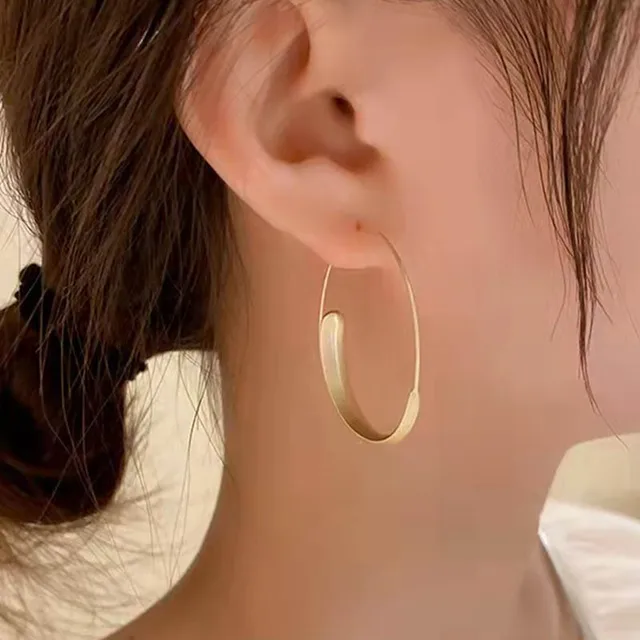 Introducing Euramerican Ins Exaggerated Earring Design Large Circle Geometric Round Tube U-shaped Earring Small Fashion Banquet Ear Jewelry