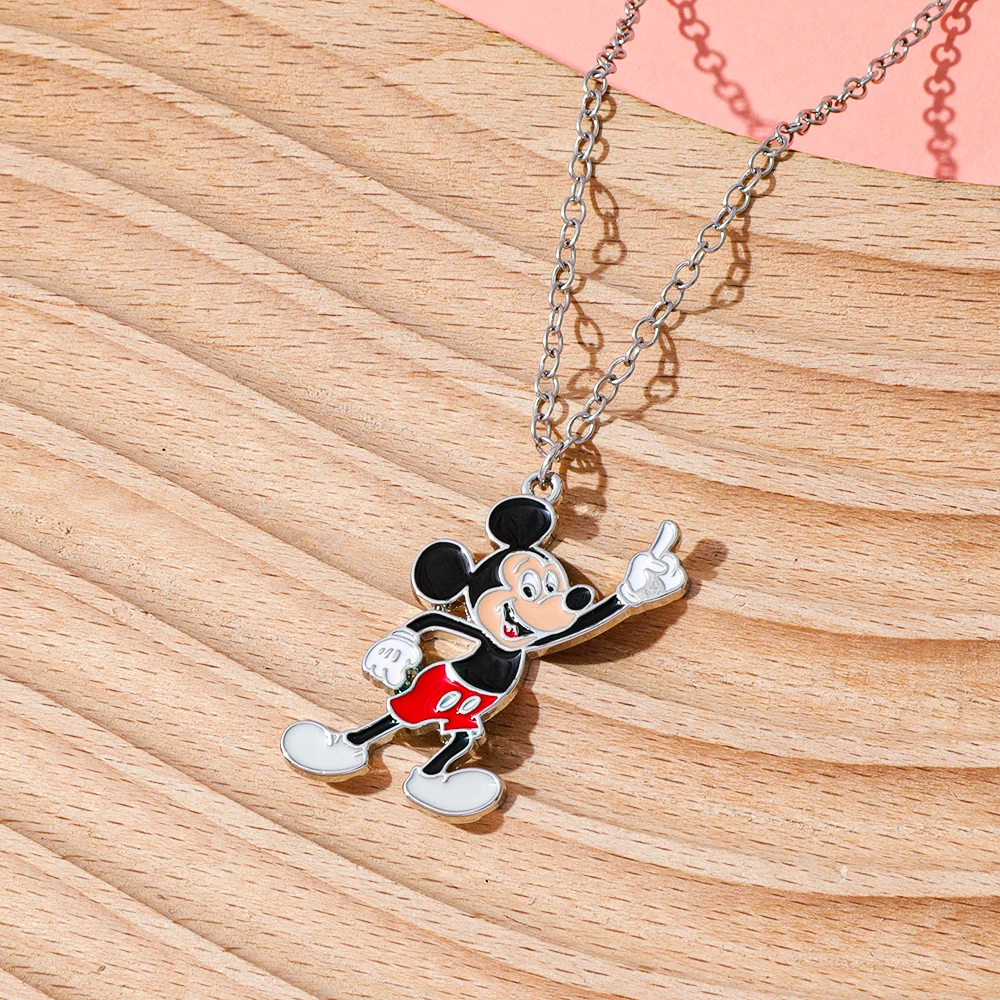 Minimalist Disney necklace - Size comparison